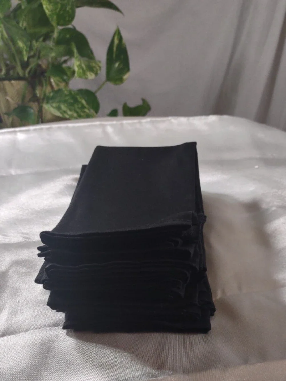 NWOT Set of Black Dinner Napkins - Pack of 8